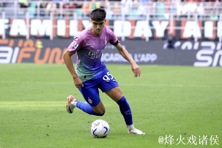 巴尔泰萨吉:前几天科拉迪教练还问我什么时候能进球给他看看 巴尔泰萨吉:前几天科拉迪教练还问我什么时候能进球给他看看